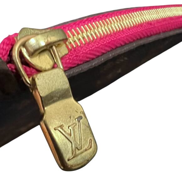 Louis Vuitton Monogram Wristlet Neverfull Pochette - $1550 Retail - Picture 4 of 9